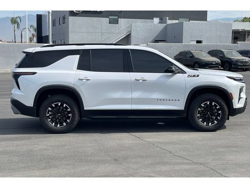 Used 2025 Chevrolet Traverse Z71 w/ Enhanced Driving Package AWD/4WD image 7