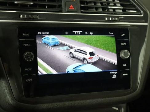 Used 2023 Volkswagen Tiguan SE R-Line AWD/4WD image 31