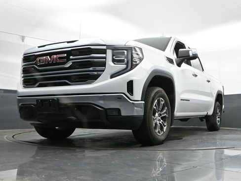 Used 2025 GMC Sierra 1500 SLT AWD/4WD image 43