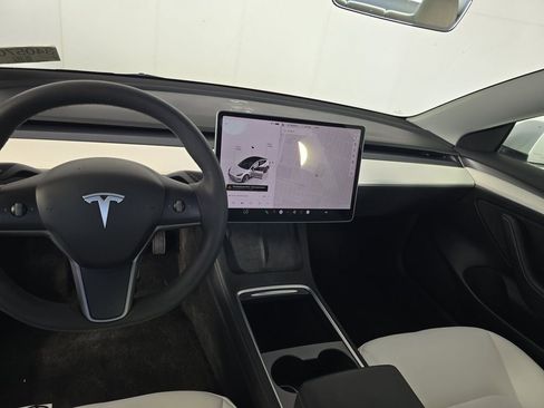 Used 2023 Tesla Model 3 Standard Range RWD image 6