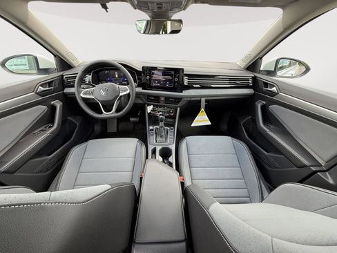 New 2025 Volkswagen Jetta SE image 11