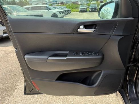 Certified 2017 Kia Sportage EX FWD image 7