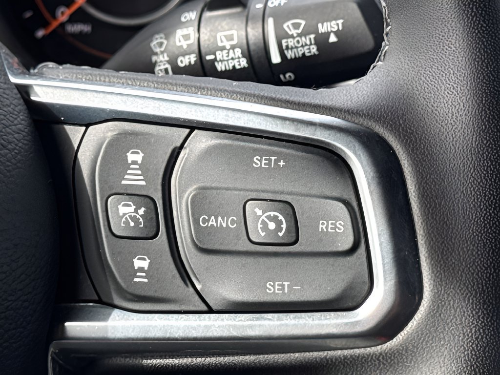 Used 2026 Jeep Wrangler Unlimited Sahara AWD/4WD image 16