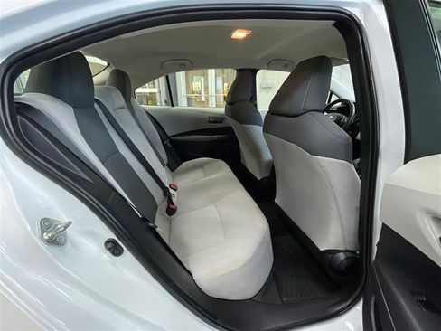 Used 2022 Toyota Corolla LE FWD image 25