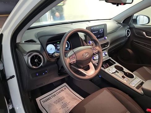 Used 2023 Hyundai Kona SE image 8