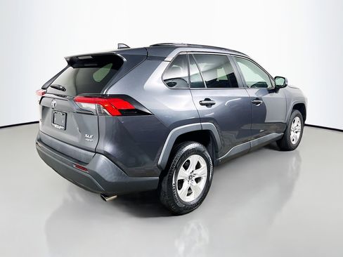 Used 2021 Toyota RAV4 XLE image 4