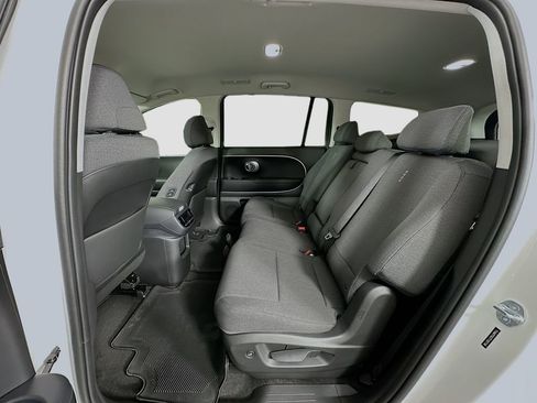 New 2026 Hyundai Ioniq 9 SE image 17