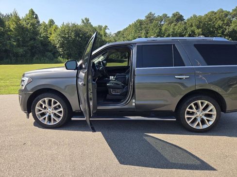 Used 2019 Ford Expedition Platinum AWD/4WD image 12