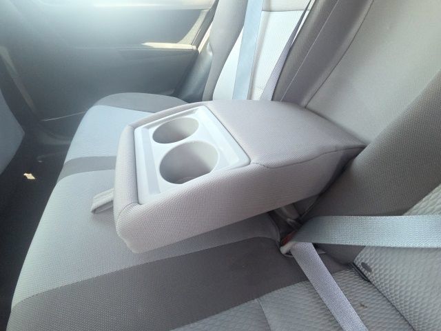 Used 2018 Toyota Corolla LE w/ Carpet Mat Package (TMS) FWD image 13