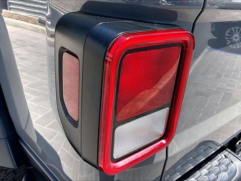Used 2021 Jeep Gladiator Rubicon AWD/4WD image 29