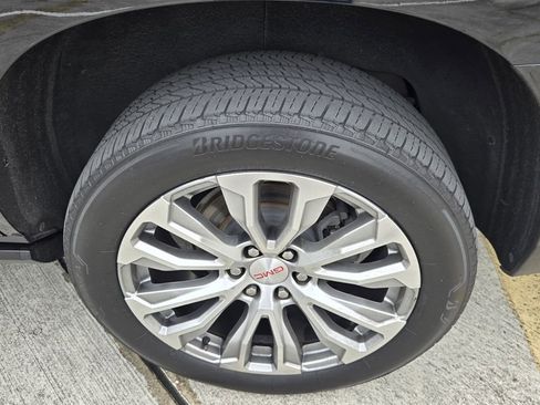 Used 2023 GMC Yukon Denali image 10