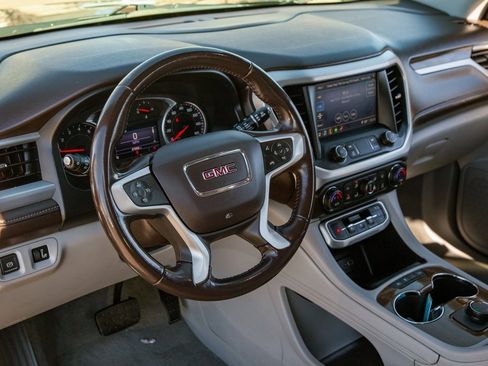 Used 2020 GMC Acadia SLE image 10