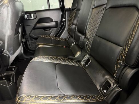 Used 2022 Jeep Gladiator Overland AWD/4WD image 21