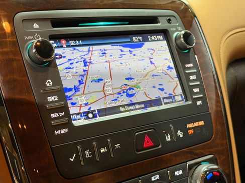 Used 2014 Buick Enclave Premium FWD image 16