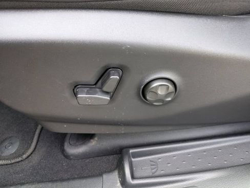New 2026 Chrysler Voyager LX FWD image 23