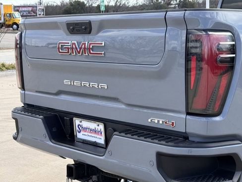 Used 2025 GMC Sierra 2500 AT4 w/ AT4 Premium Plus Package image 6