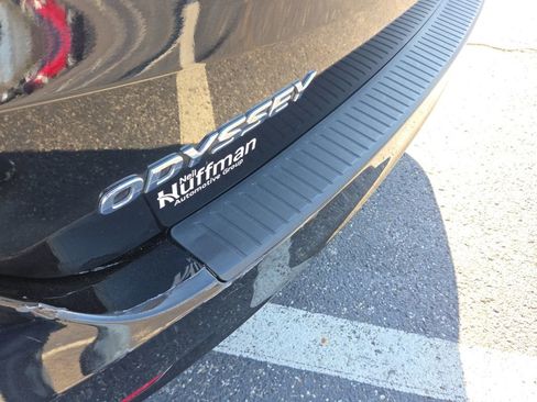 Used 2018 Honda Odyssey EX-L image 11