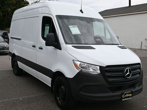 Used 2025 Mercedes-Benz Sprinter 2500 image 41