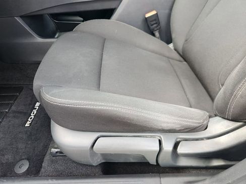 Used 2024 Nissan Rogue S image 21