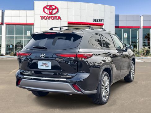 New 2026 Toyota Highlander Platinum AWD/4WD image 7