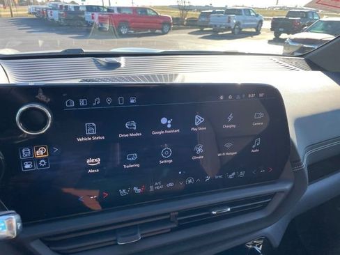 New 2025 Chevrolet Silverado EV LT image 21