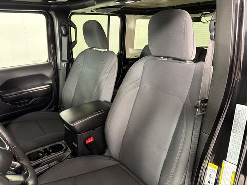 Used 2018 Jeep Wrangler Unlimited Sport S AWD/4WD image 13