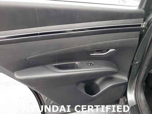 Used 2022 Hyundai Tucson SE image 25