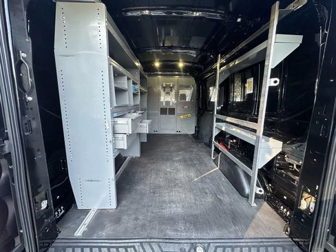 Used 2017 Ford Transit 250 148 Medium Roof image 9