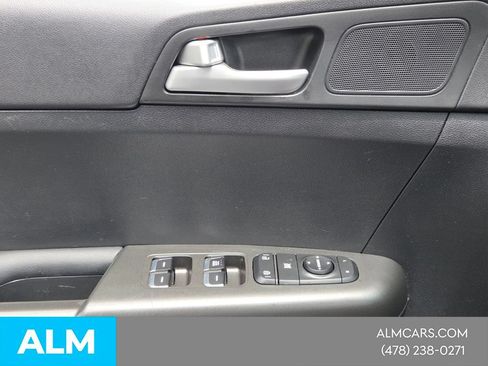 Used 2018 Kia Sportage LX FWD image 29