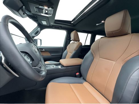 Used 2025 Lexus GX 550 w/ Cold Area Package AWD/4WD image 19