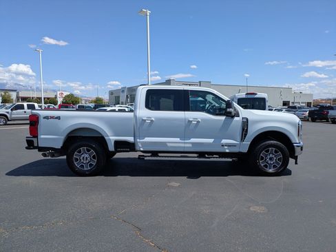 Certified 2025 Ford F250 Lariat AWD/4WD image 3