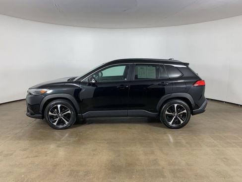 Used 2023 Toyota Corolla Cross XSE w/ Convenience Package image 16