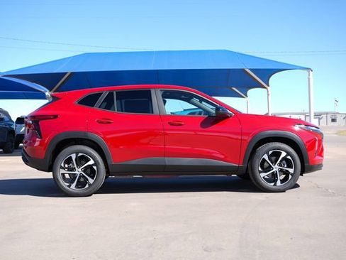 New 2026 Chevrolet Trax RS w/ Sunroof Package image 3