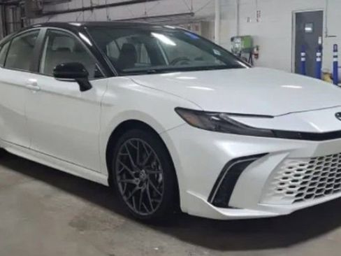 Used 2025 Toyota Camry XSE image 2