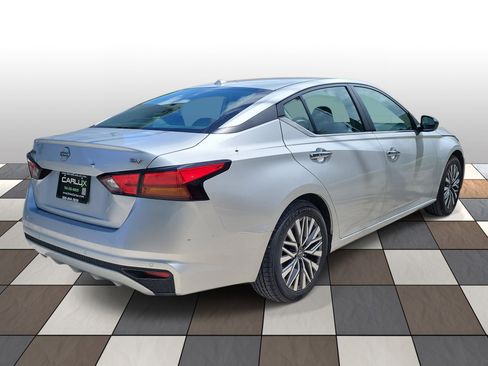 Used 2024 Nissan Altima 2.5 SV image 4