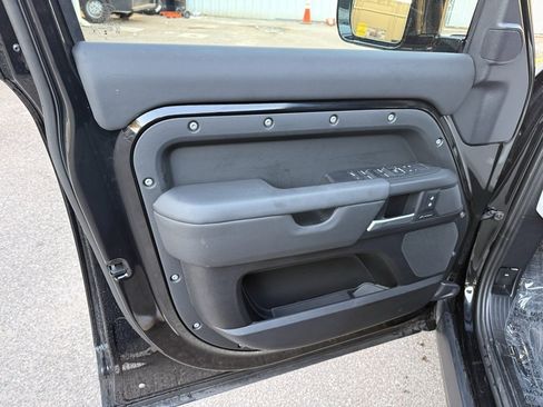 Used 2025 Land Rover Defender 110 S image 13