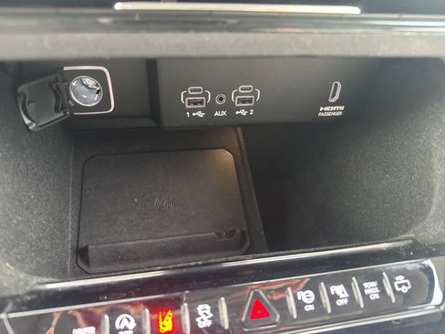 Used 2023 Jeep Wagoneer Series III w/ Premium Group I image 35