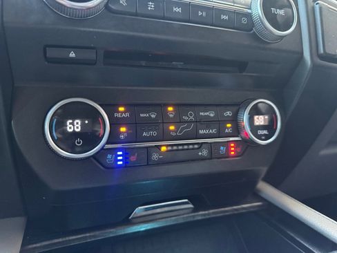 Certified 2018 Ford Expedition Limited image 17