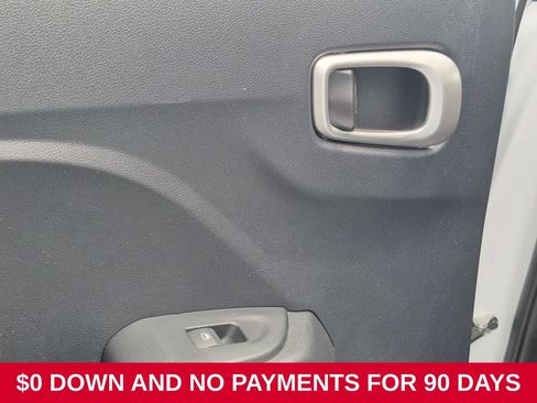 Used 2025 Hyundai Venue SEL FWD image 27