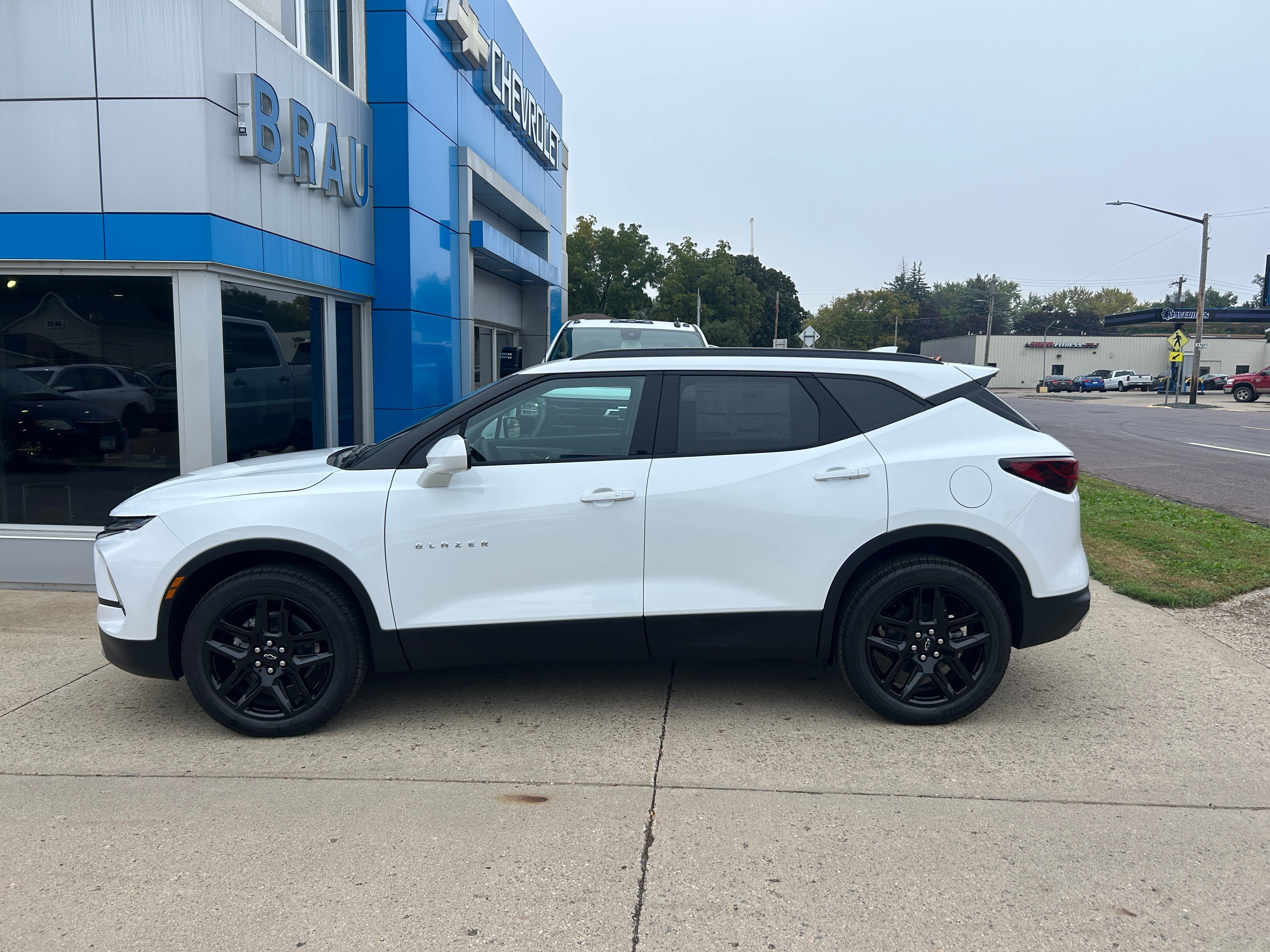 New 2026 Chevrolet Blazer LT w/ Convenience Package AWD/4WD image 1