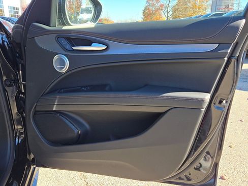 New 2025 Alfa Romeo Stelvio Sprint image 8