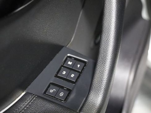 Used 2017 Jaguar F-PACE Premium image 12