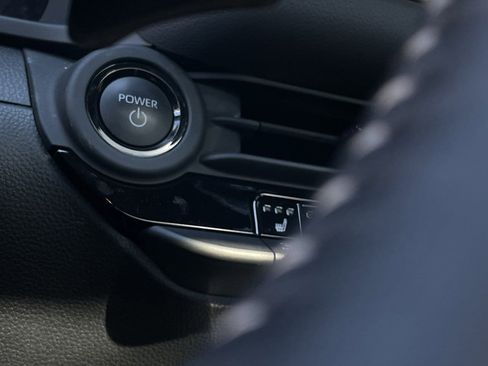 Used 2025 Toyota Crown Platinum image 18