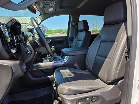 Used 2024 Chevrolet Silverado 1500 LTZ AWD/4WD image 9