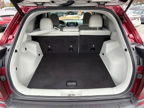 Used 2021 Jeep Cherokee Latitude Lux w/ Comfort/Convenience Group image 18