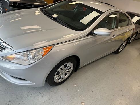 Used 2011 Hyundai Sonata GLS image 4