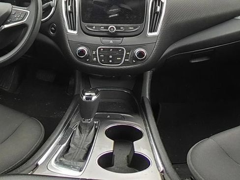 Used 2019 Chevrolet Malibu LT FWD image 21