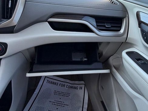 Used 2019 GMC Terrain Denali w/ Advanced Safety Package image 29