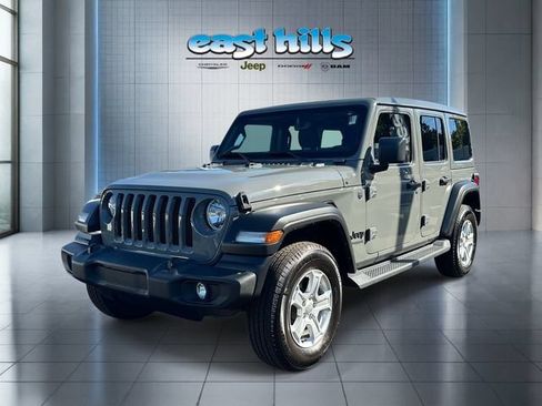 Used 2022 Jeep Wrangler Unlimited Sport w/ Sun And Sound Package AWD/4WD image 7