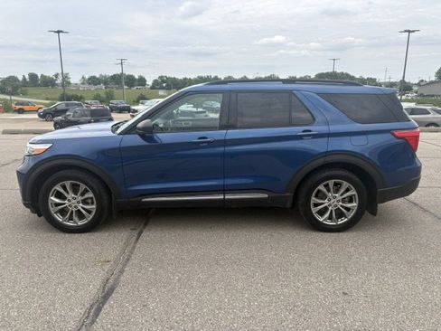 Used 2020 Ford Explorer XLT w/ Equipment Group 202A AWD/4WD image 6